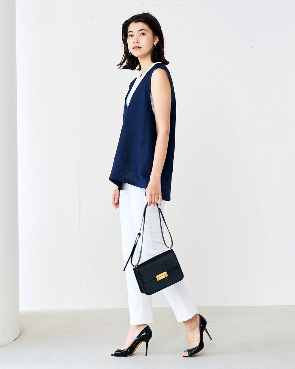 フレンチリネン・Vネックロングベスト/DoCLASSE