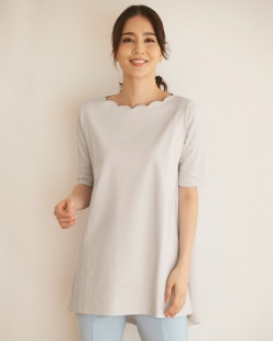 スカラップ／ラウンドフレア５分袖・ドゥクラッセTシャツ