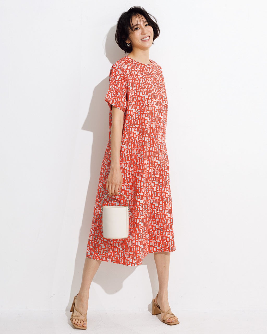 赤系麻の葉柄大島紬ふんわり袖テントライン・美ラインワンピースＭ～Ｌ 赤系麻の葉柄大島紬ふんわり袖テントライン・美ラインワンピースM～L