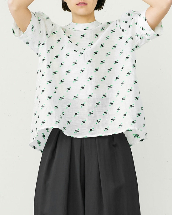 フローラルジャカード・スタンドカラーブラウス