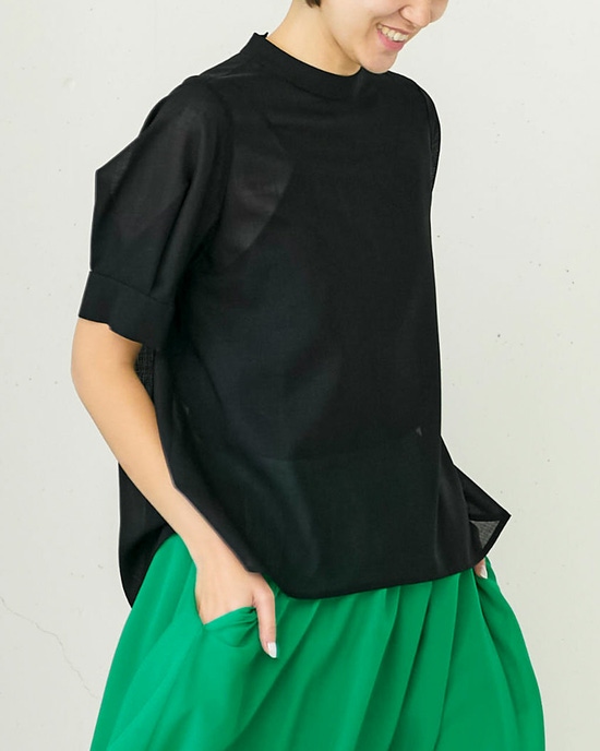 シアーウール・パフスリーブブラウス