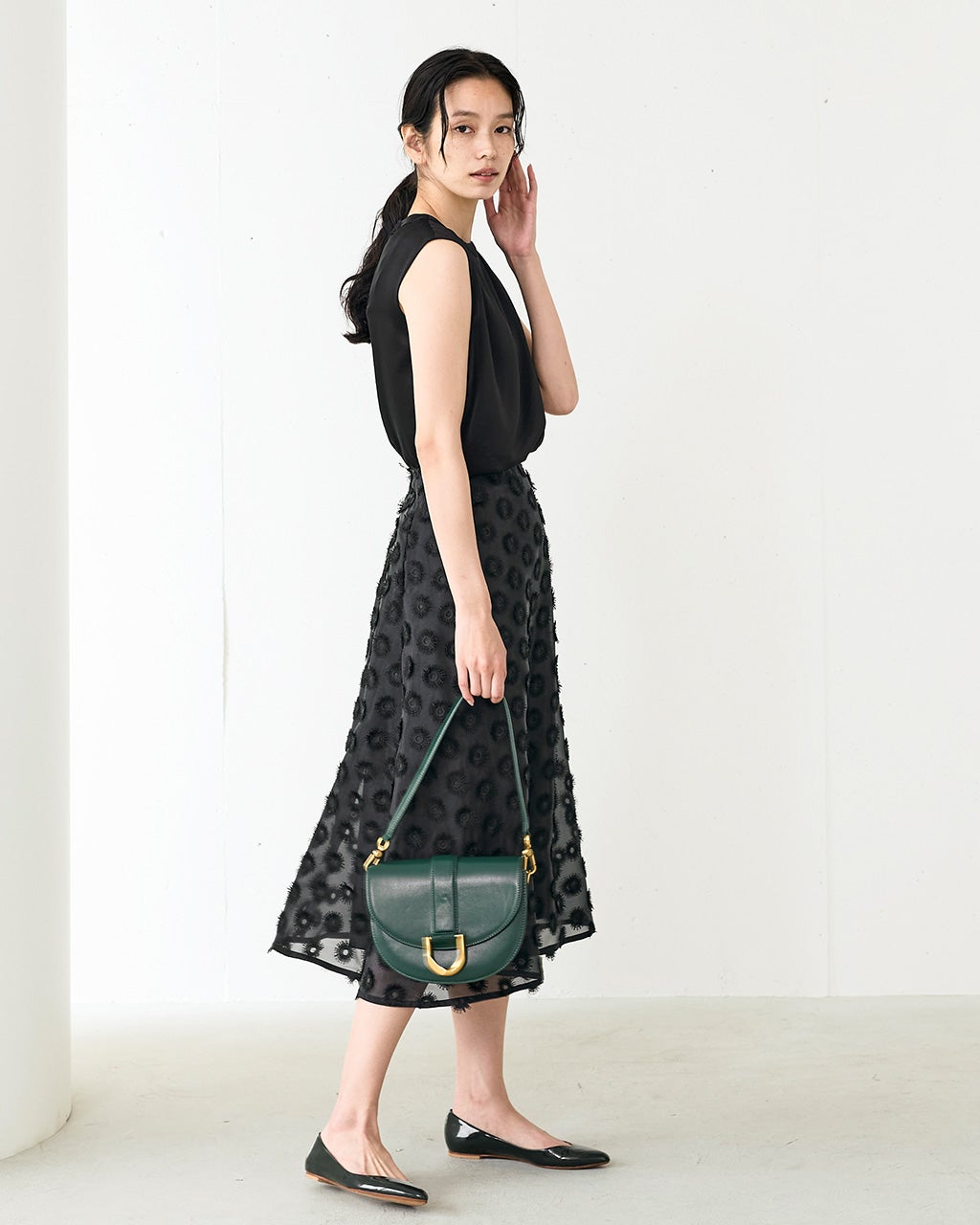 DSC / フリルネックリボンデザインブラウス（WEB限定） TOPS