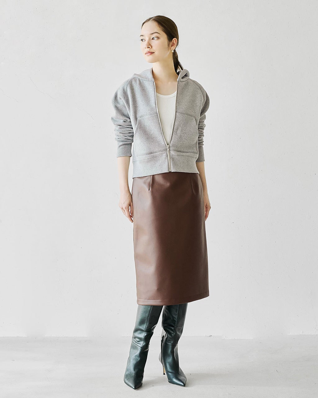 新品◆デニーローズ◆全方向！女らしさ際立つ”黒エコレザー調タイトスカート！40 楽天市場】タイトスカート 合皮 ハイウエスト タイト ロング