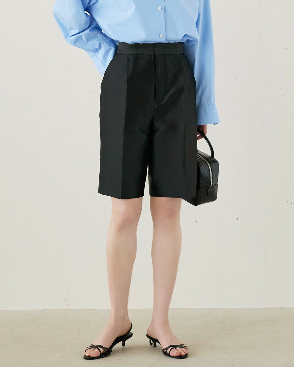 イタリアンタフタ・ショートパンツ/DoCLASSE