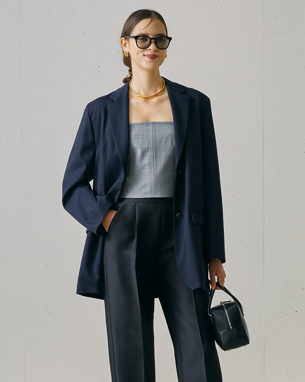 オリーブ色 ウール混合オーバーサイズジャケット ヴァージンウール混・オーバーサイズジャケット/DoCLASSE