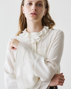 ドレープアセテート・フリルブラウス