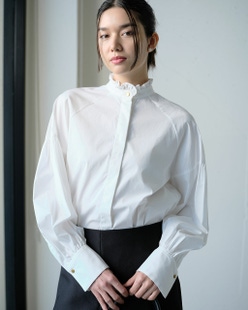 タイプライター・スタンドフリルブラウス