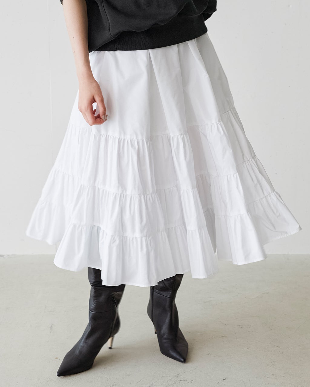 【美品】ビアズリー　タフタ　ロングギャザースカート　ライトグレー BEARDSLEY（ビアズリー）の「タフタギャザースカート（スカート