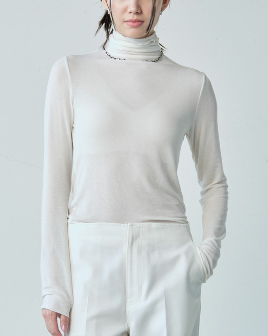 カシミヤシルク混・タートルネック