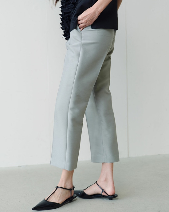 シルキーダブルフェイス・テーパードパンツ