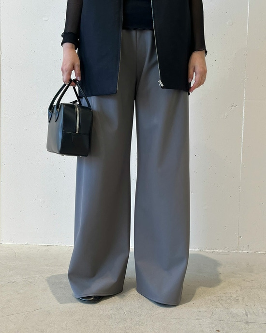 ドライタッチツイル・バイアスワイドパンツ