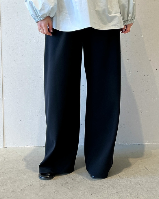 ドライタッチツイル・バイアスワイドパンツ