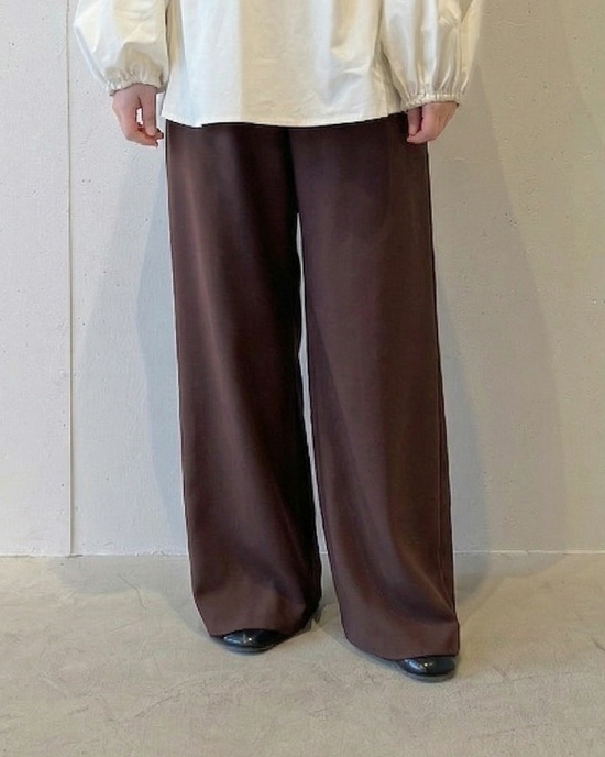 ドライタッチツイル・バイアスワイドパンツ