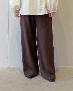 ドライタッチツイル・バイアスワイドパンツ