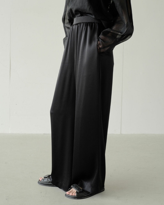 ダブルサテン・ワイドパンツ