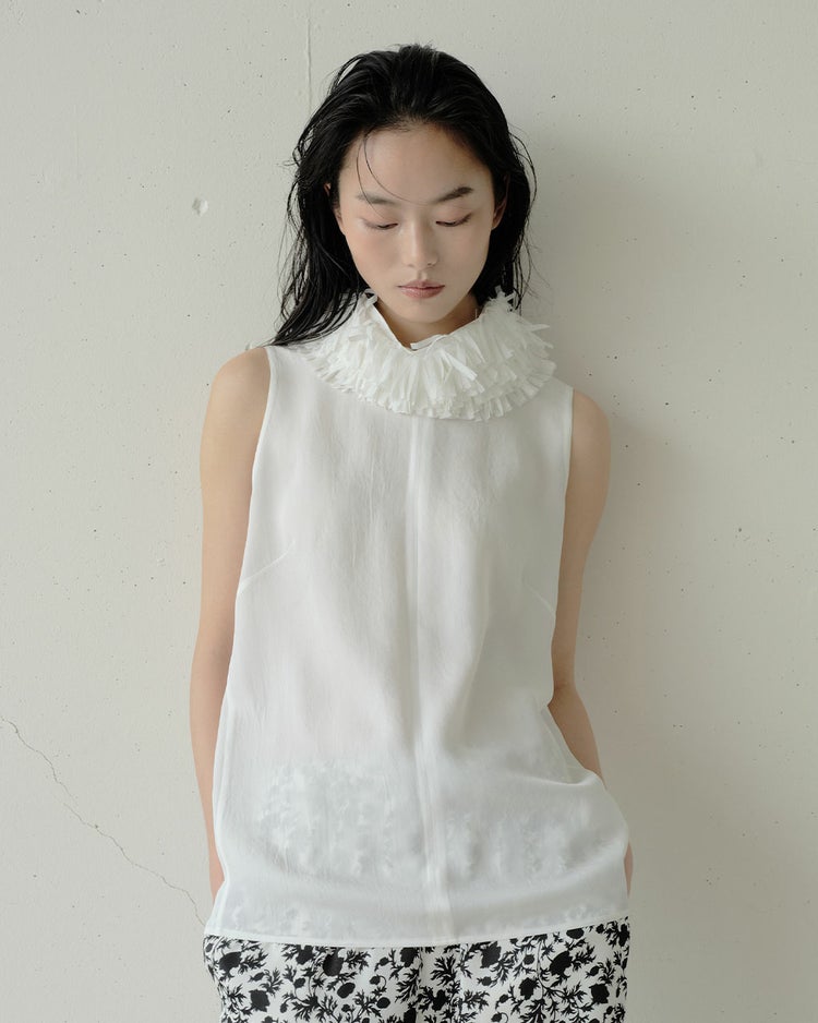 アセテートツイル・フリルネックブラウス 詳細画像 ホワイト 1
