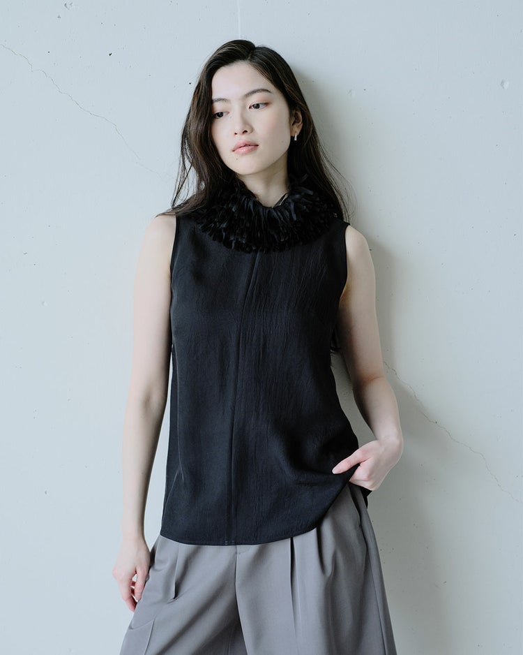 アセテートツイル・フリルネックブラウス 詳細画像 ブラック 3