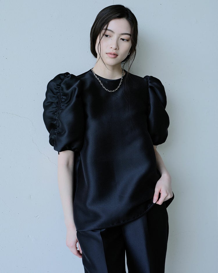 オクタダブルクロス・袖シャーリングブラウス 詳細画像 ブラック 1