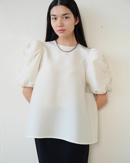 オクタダブルクロス・袖シャーリングブラウス
