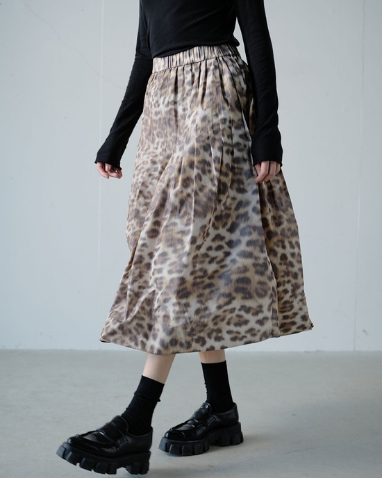 イタリアンタフタ・レオパードスカート