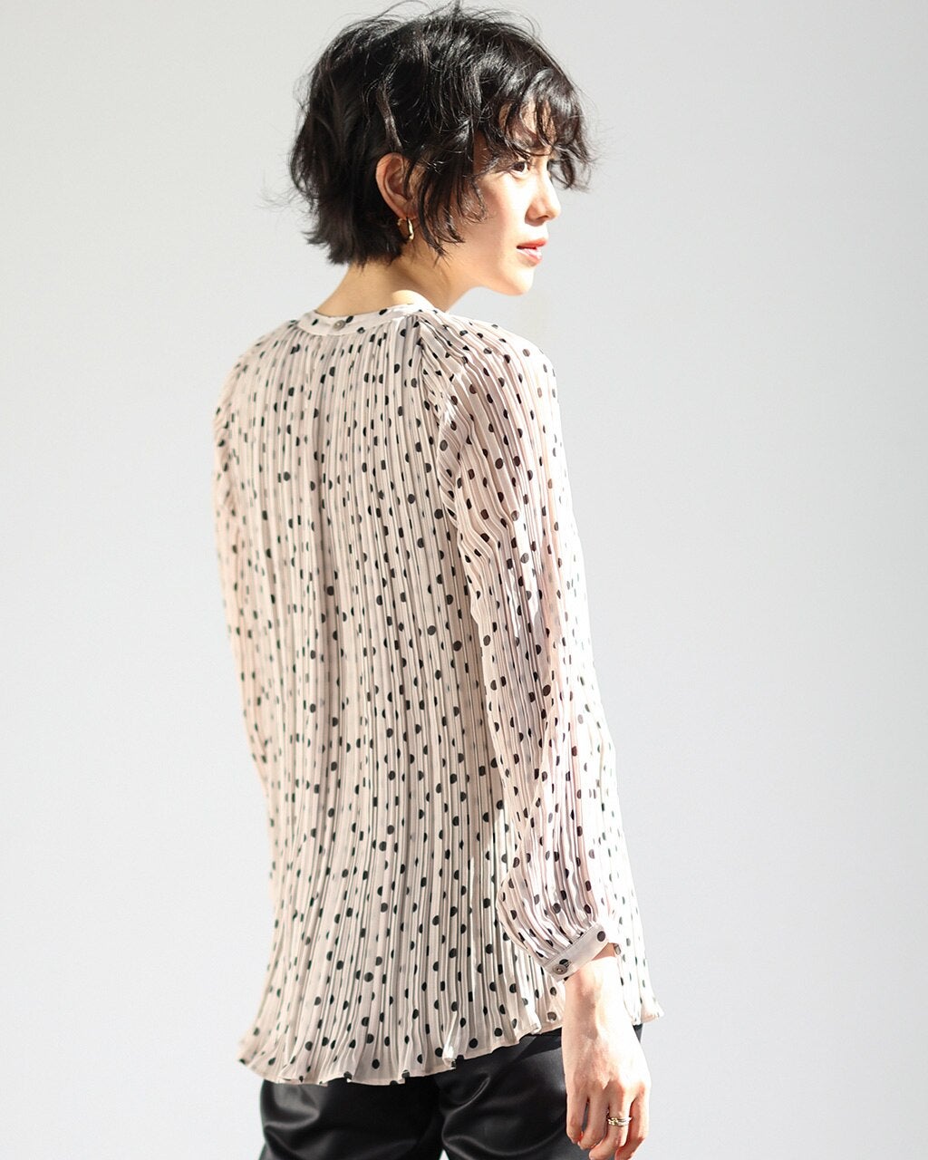 CLANEドットジャガードスモックトップス シフォンプリーツブラウス