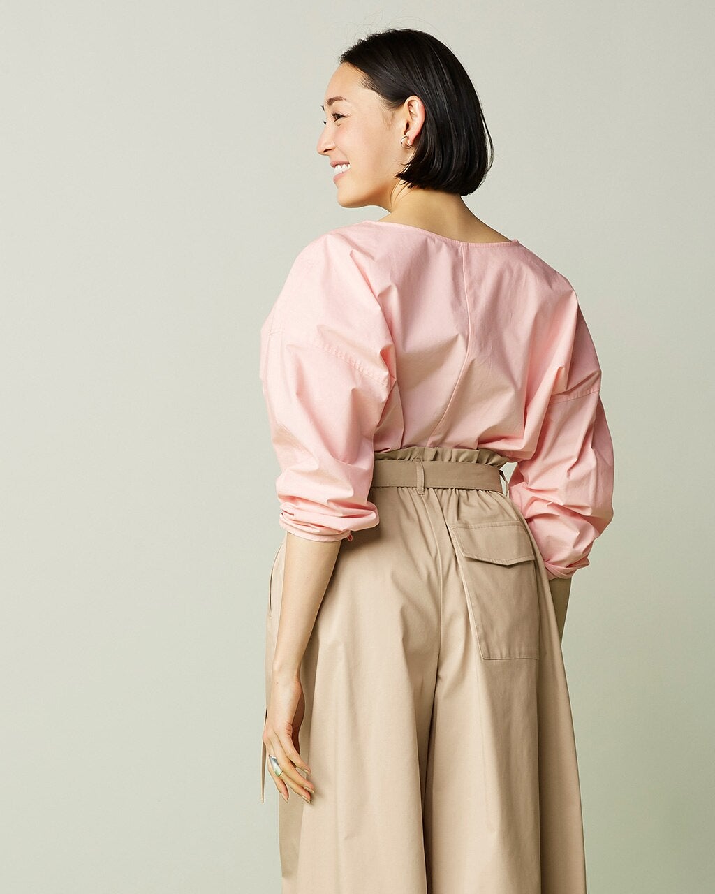URBAN RESEARCH DOORS - 新品タグ付◉ コットンボイルギャザー