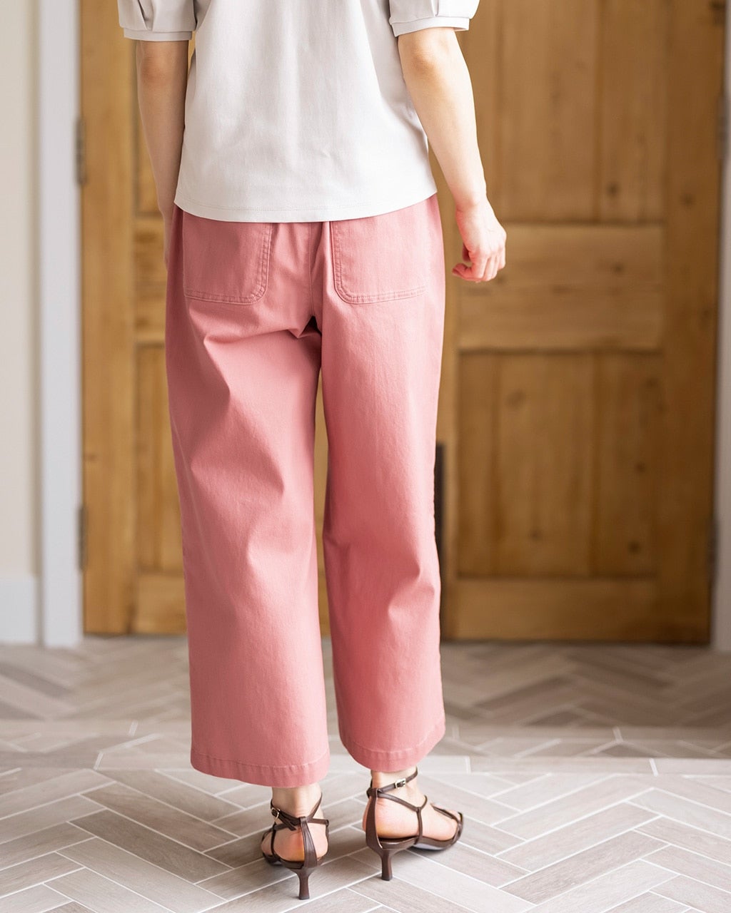 極美品✨フォクシー 希少サイズ42 ウォータープルーフワイドパンツ 撥水 紺 極美品✨フォクシー 希少サイズ42 ウォータープルーフワイドパンツ 撥水 紺