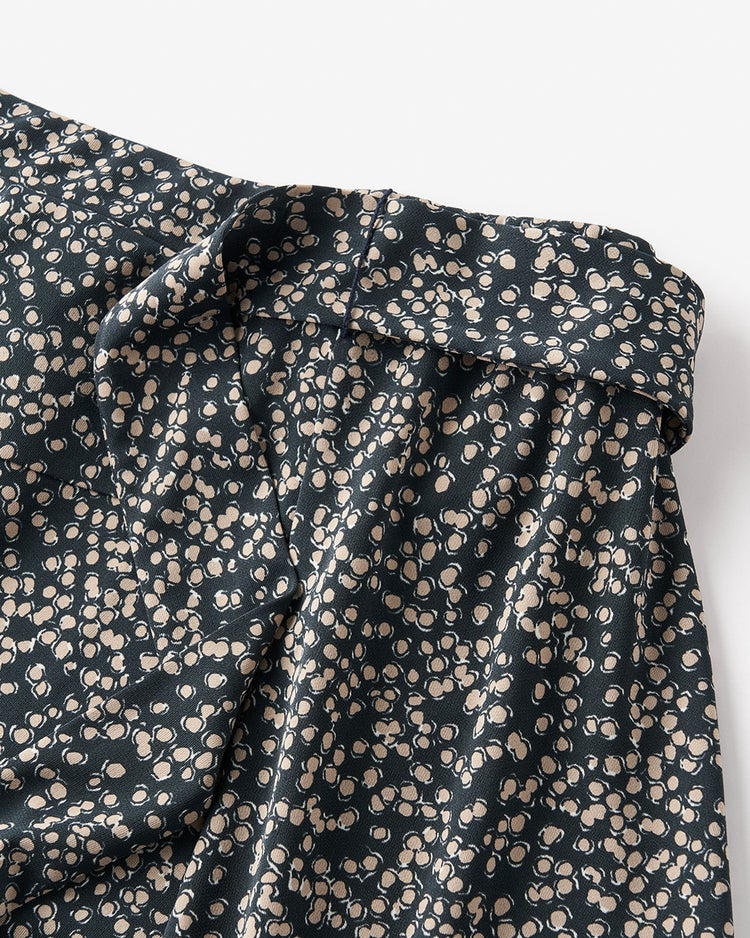 強撚スムース・ラップ風フレアスカート 詳細画像 ネイビーパターン 2