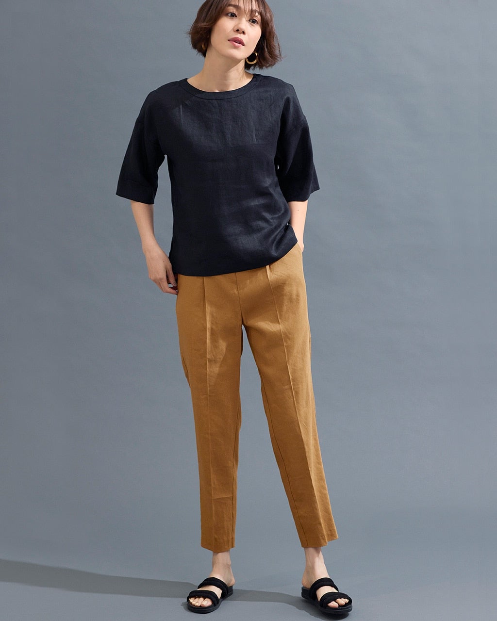 ストレッチリネン・タックテーパード/DoCLASSE