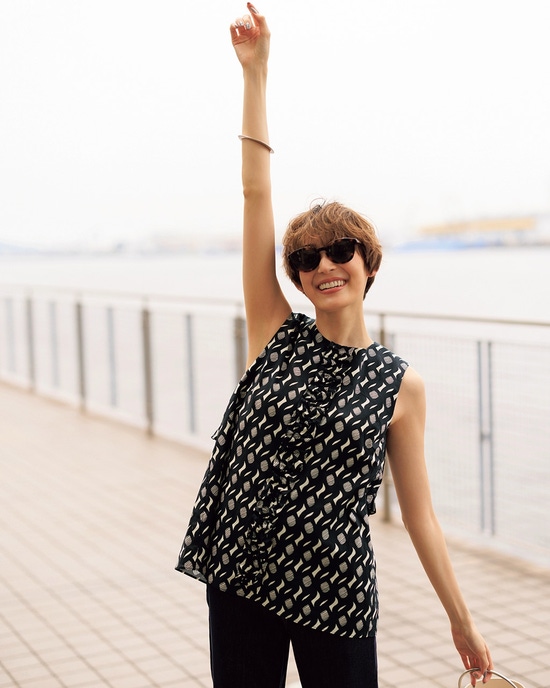 コットンボイル・センターフリルブラウス