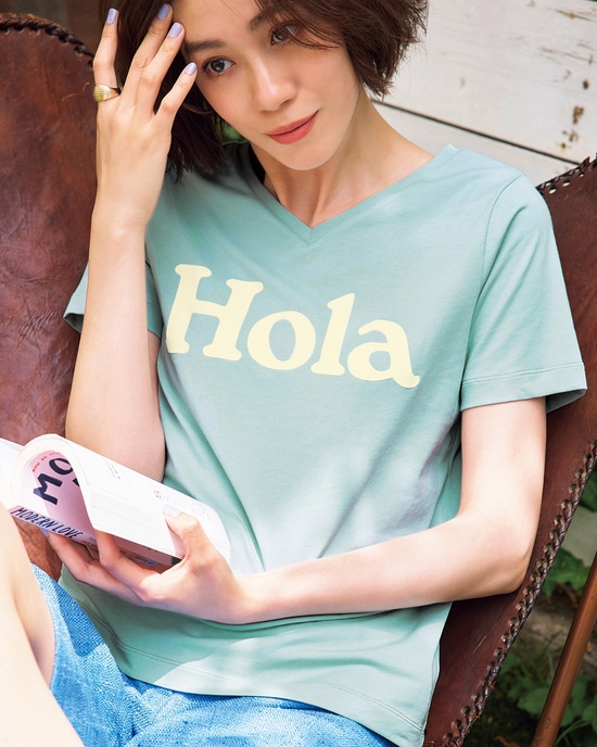 VネックTシャツ／Hola