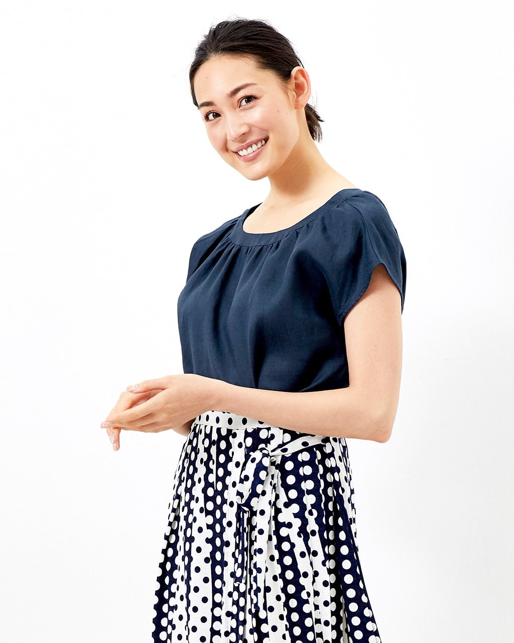 美品★ドゥクラッセ リネン ラメプリント チュニックブラウス XL 銀　ネイビー 美品☆ドゥクラッセ リネン ラメプリント チュニックブラウス XL