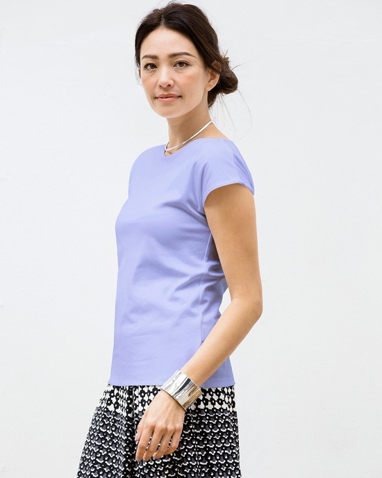 浅Vネック／フレンチ袖・ドゥクラッセTシャツ