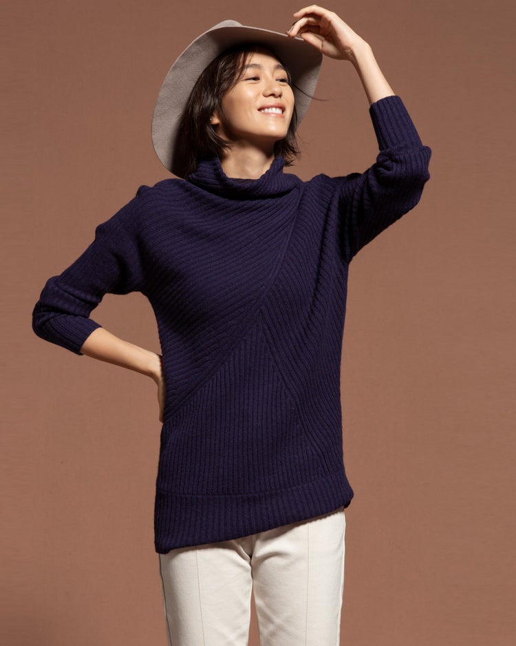 カシミヤ混・アシメリブ編みセーター 詳細画像 茄子紺 3