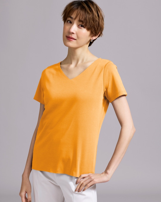 Vネック／半袖・ドゥクラッセTシャツ