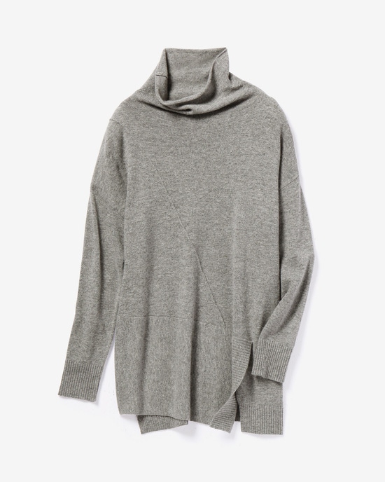 アルパカ混・アシメタートルニット