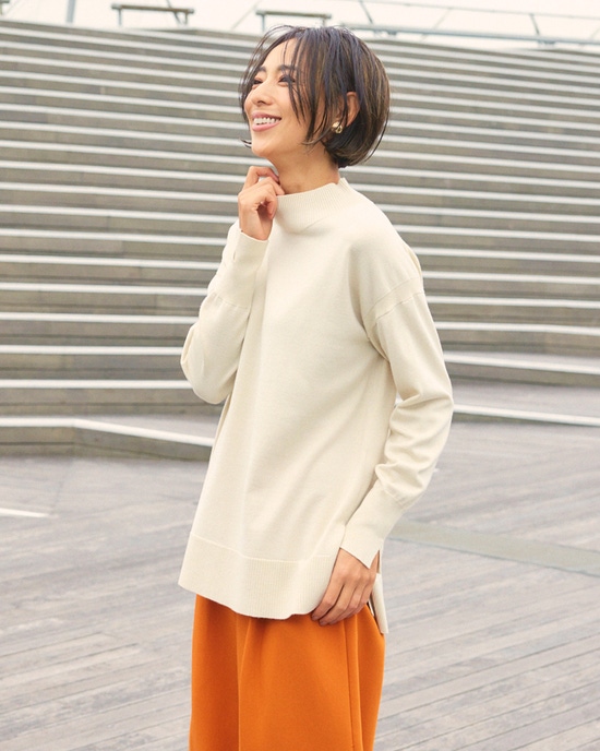スリットカフス・ハイネックニット