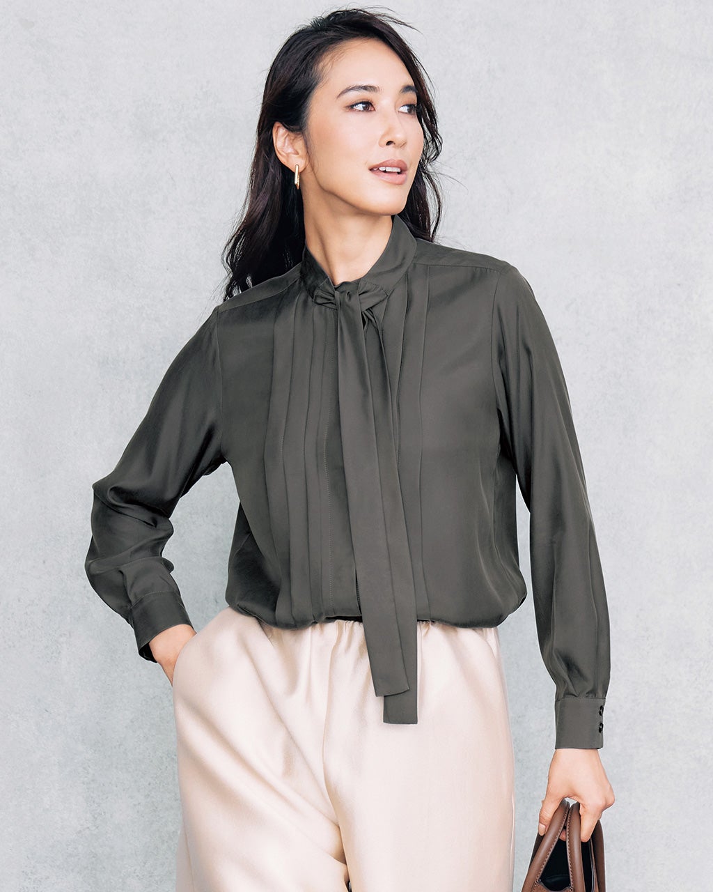 キュプラ混シャンブレー・ボウタイブラウス/DoCLASSE