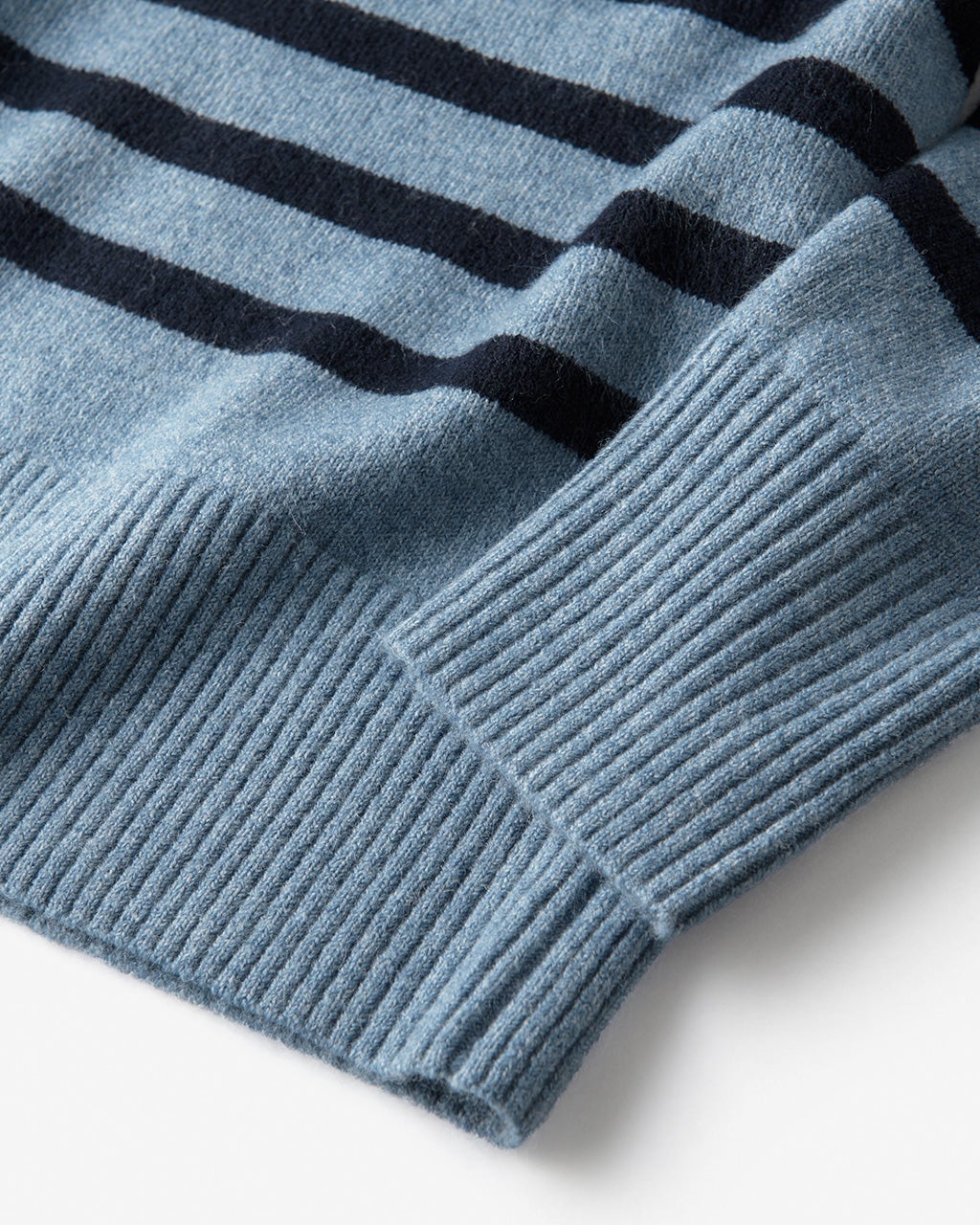 ウール混フラッフィー・ボーダーハイネック/DoCLASSE