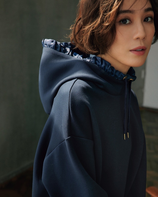 ファインストレッチ・フリルトリムフーディ