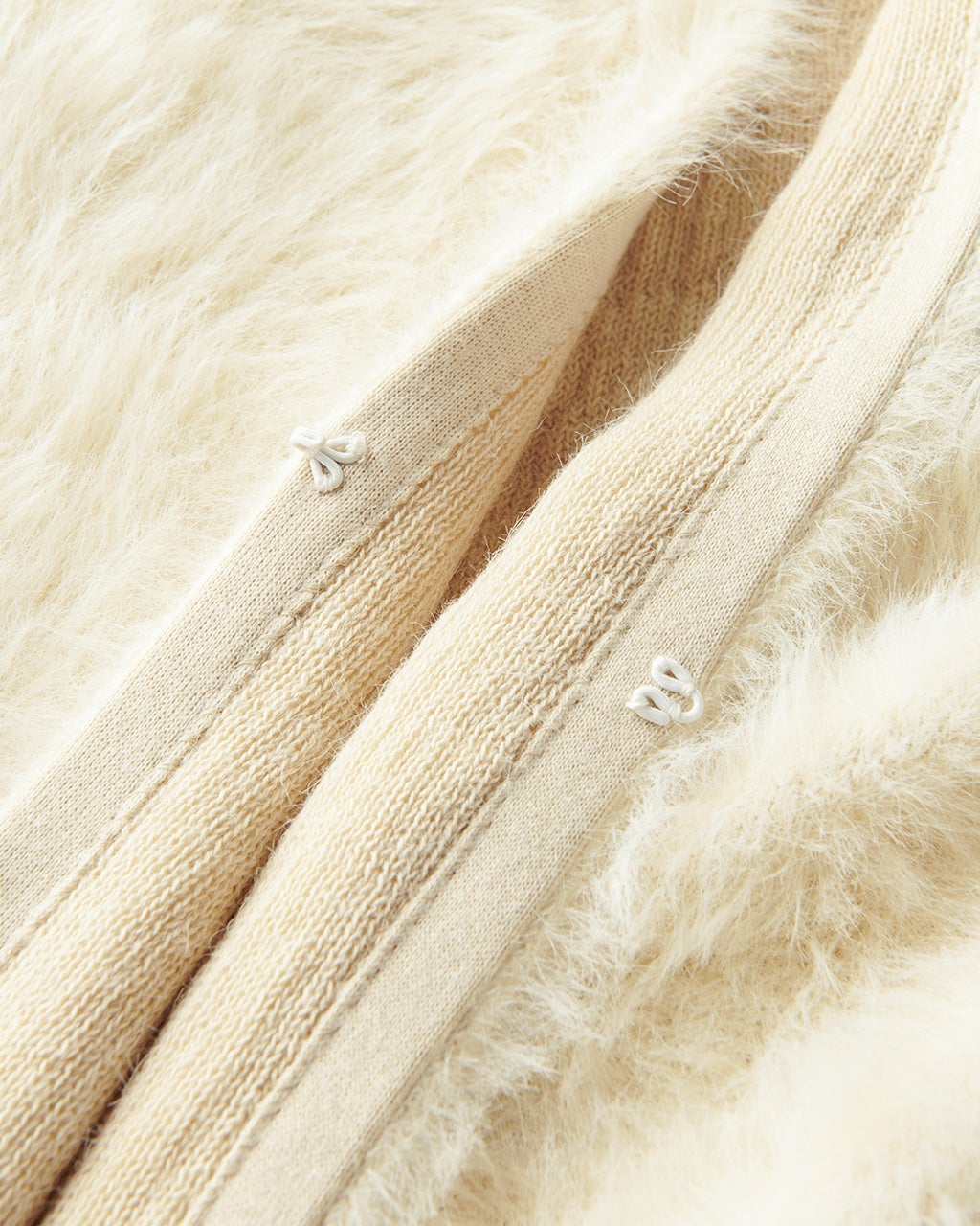 シャギーニット・Vネックカーディガン/DoCLASSE