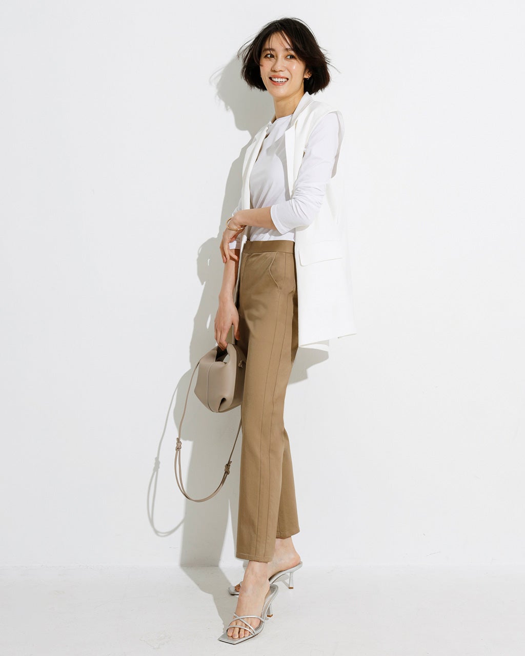 レディース ストレートパンツ（ベージュ）一覧/40代50代からの