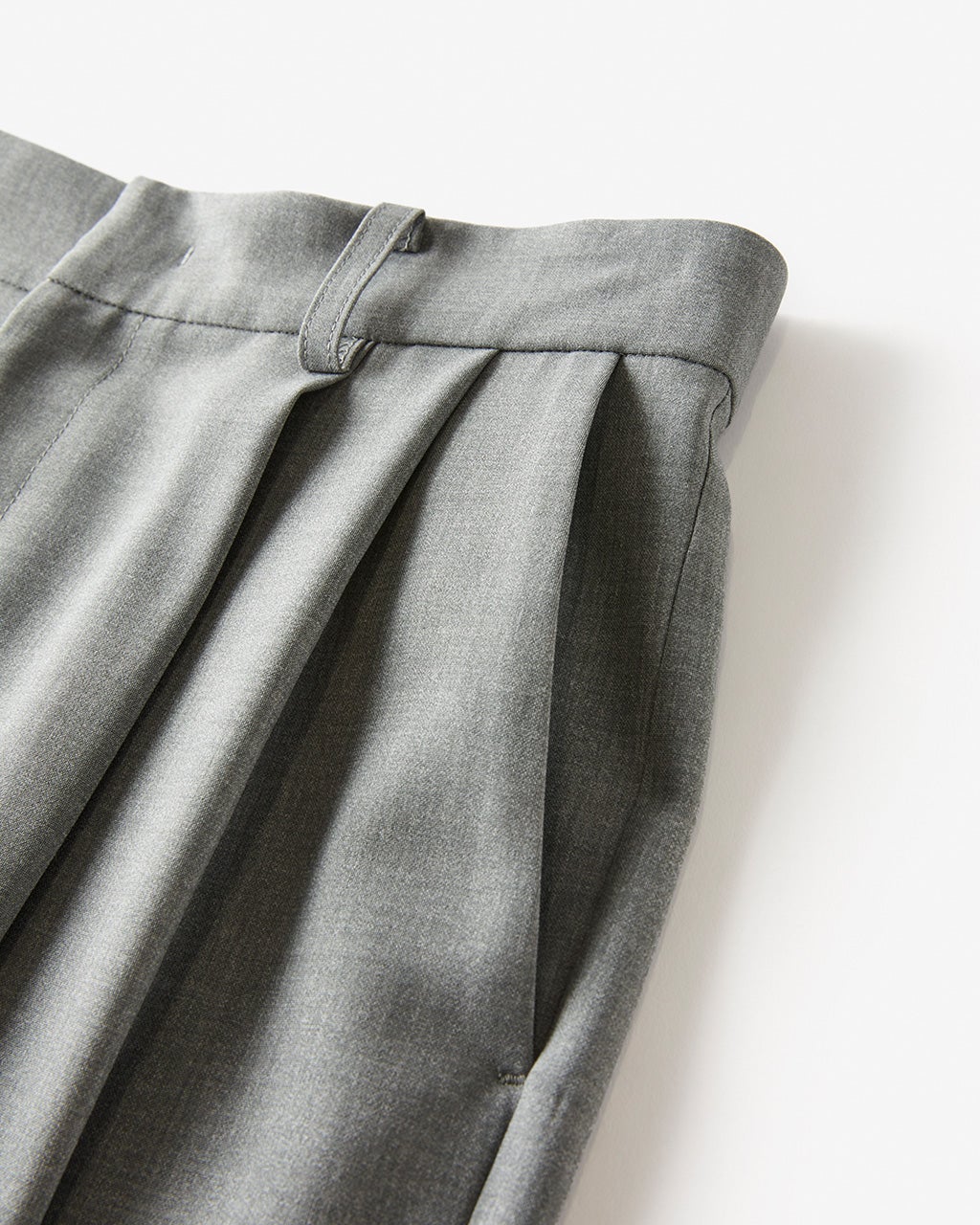 新品タグ付き 
PHENIX　フェニックスパンツ
サイズ  M ヘザークロス・タックテーパードパンツ/40代50代からの