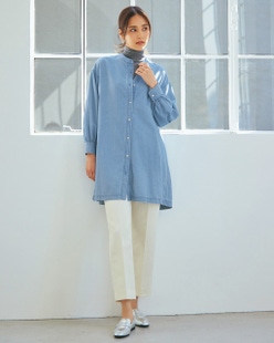ドレープデニム・ノーカラーロングシャツ