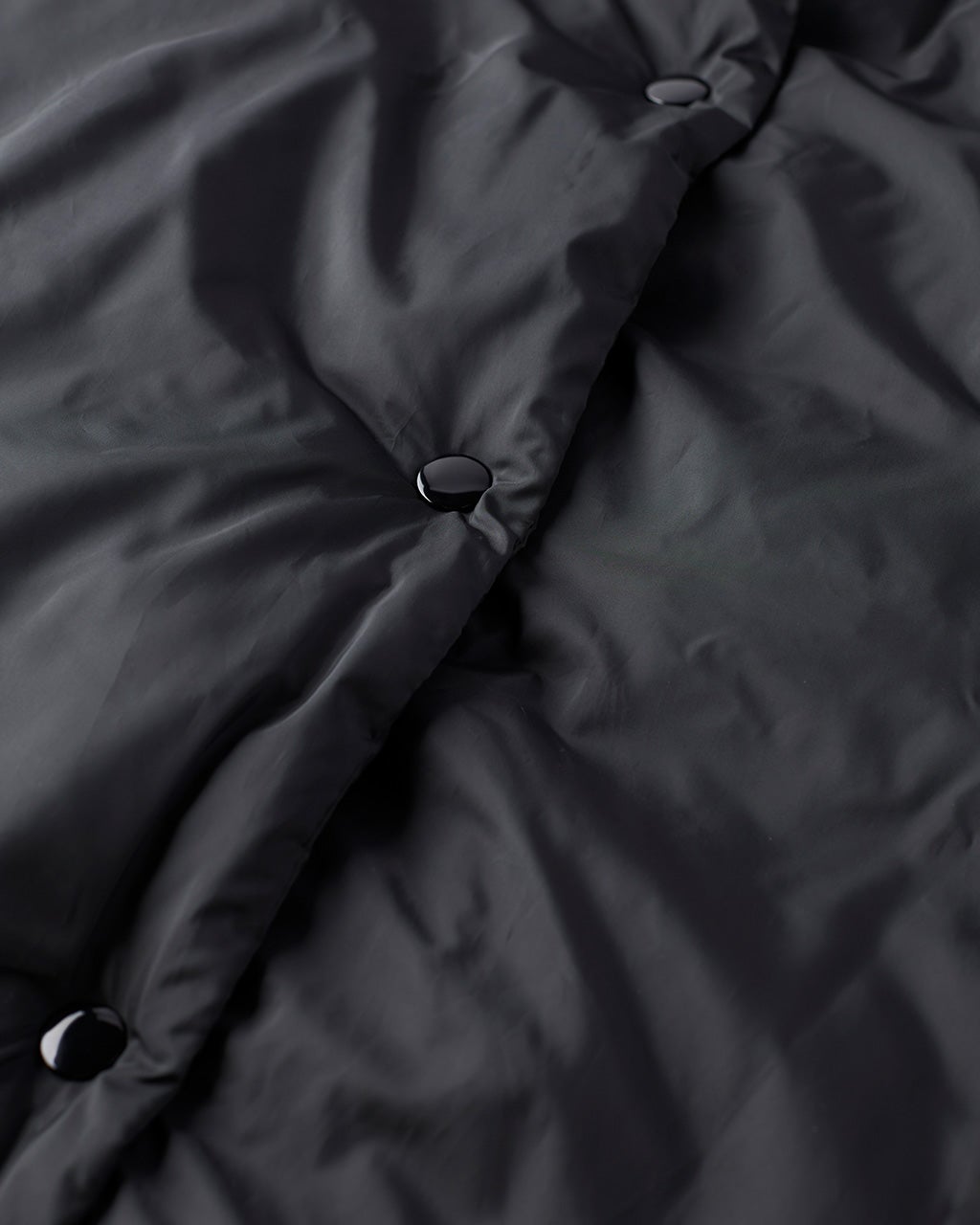 コクーンフォルム・スタンドカラーダウン/DoCLASSE