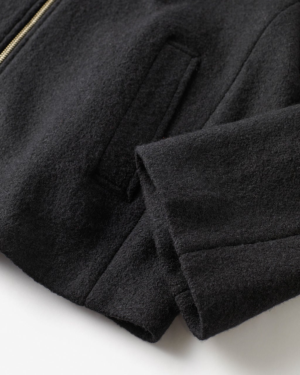 ピュアウールブークレ・スタンドカラーブルゾン/DoCLASSE