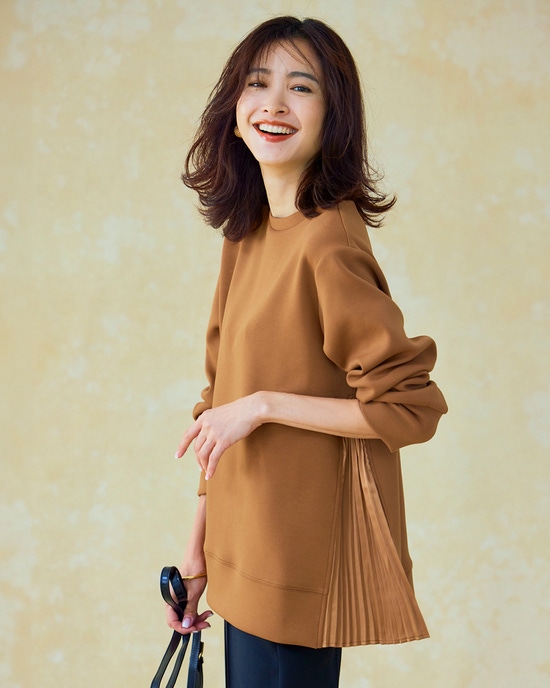 ダンボールニット・サイドプリーツトップス