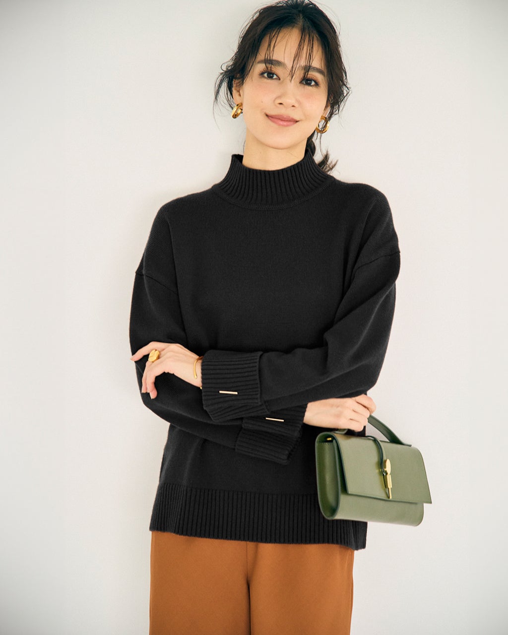 週末セール❣️ボーダーズアットバルコニー　セーター　ブラック　ハイネック　金ボタン 金ボタン タートルネック ニットプルオーバー LE SOUK HOLIDAY｜クロス