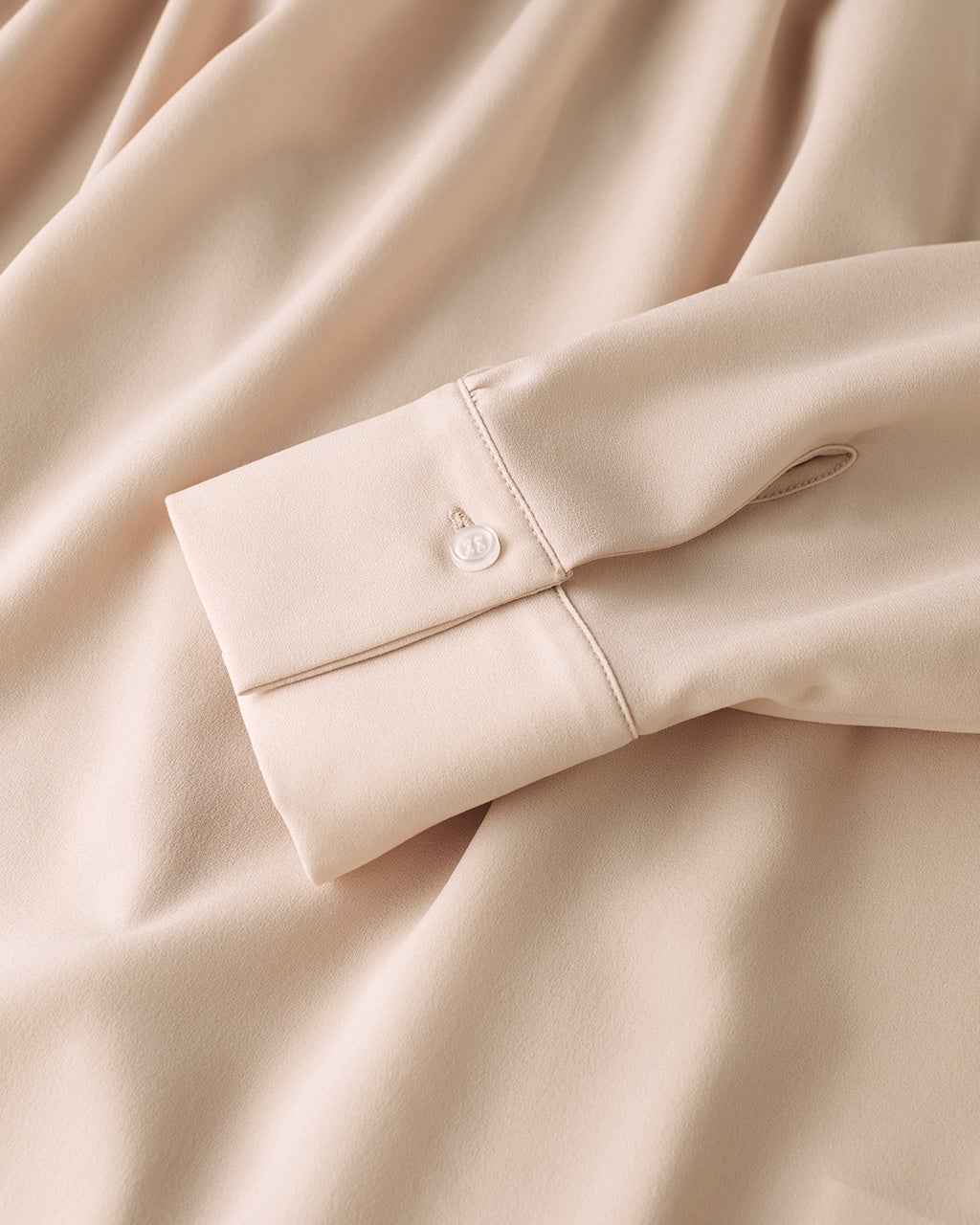 ストレッチジョーゼット・スタンドネックブラウス/DoCLASSE