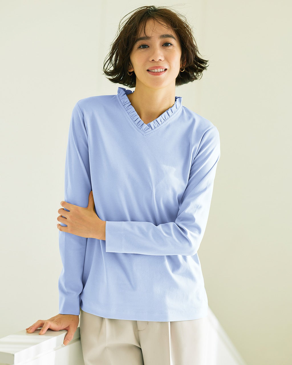 超長綿・フリルVネック/DoCLASSE